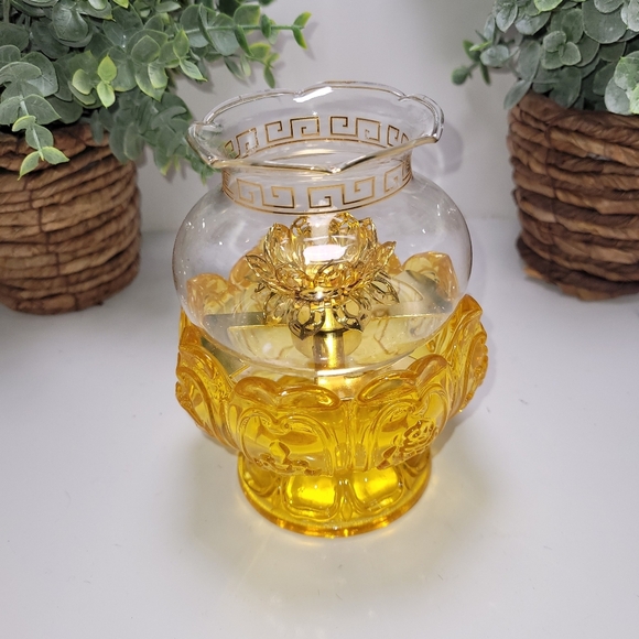 Crystal Glass Lotus Kerosene Oil Lamp - Picture 2 of 5